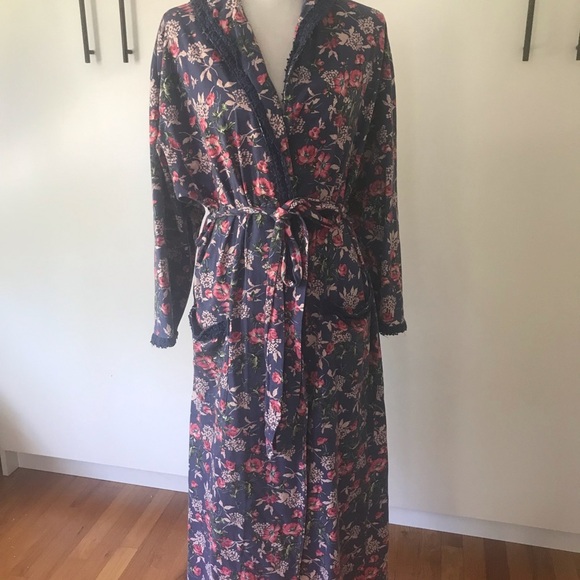 Victoria's Secret Other - Victoria’s Secret Vintage Gold Label Long Floral Robe Size M/L Blue Sash Tie
